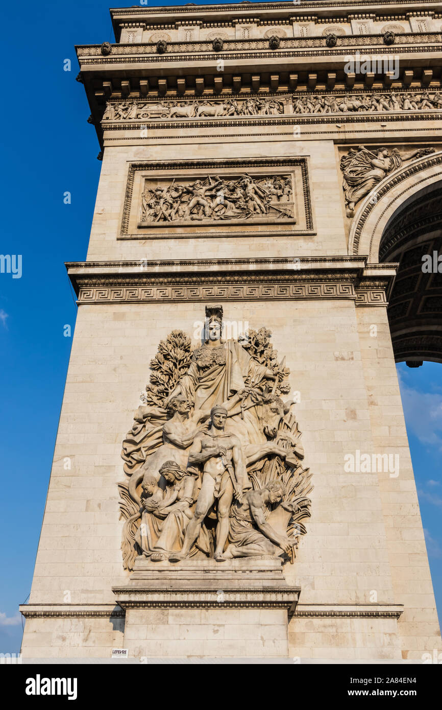 La paix de 1815 sculptures, par Antoine Étex, sur la façade nord de l'Arc de Triomphe de l'Étoile, Paris Banque D'Images