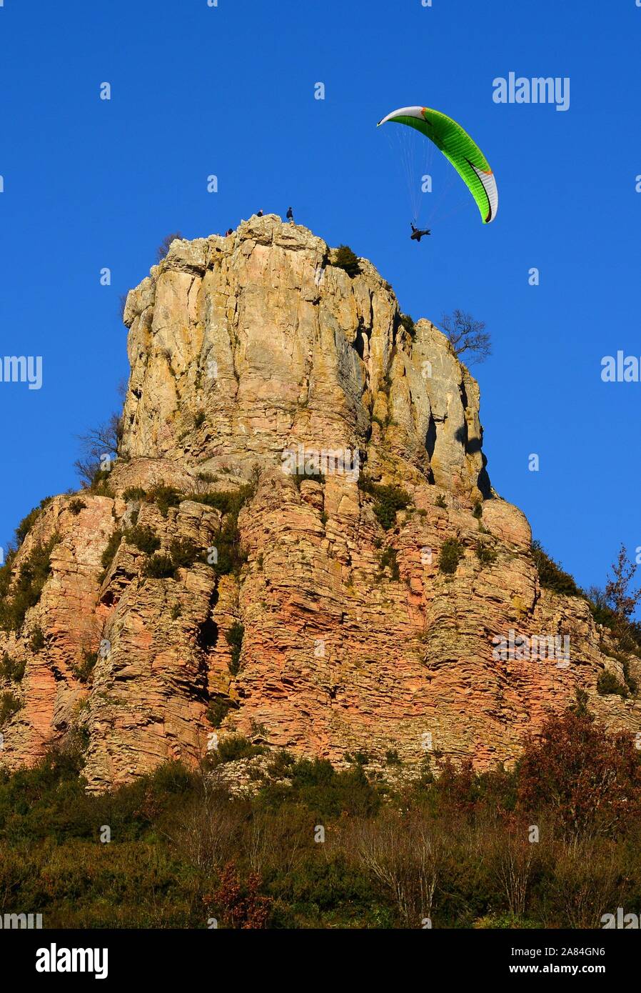Au-dessus de la planche à voile planeurs para paysage du sud de la région Bourgogne en France Banque D'Images