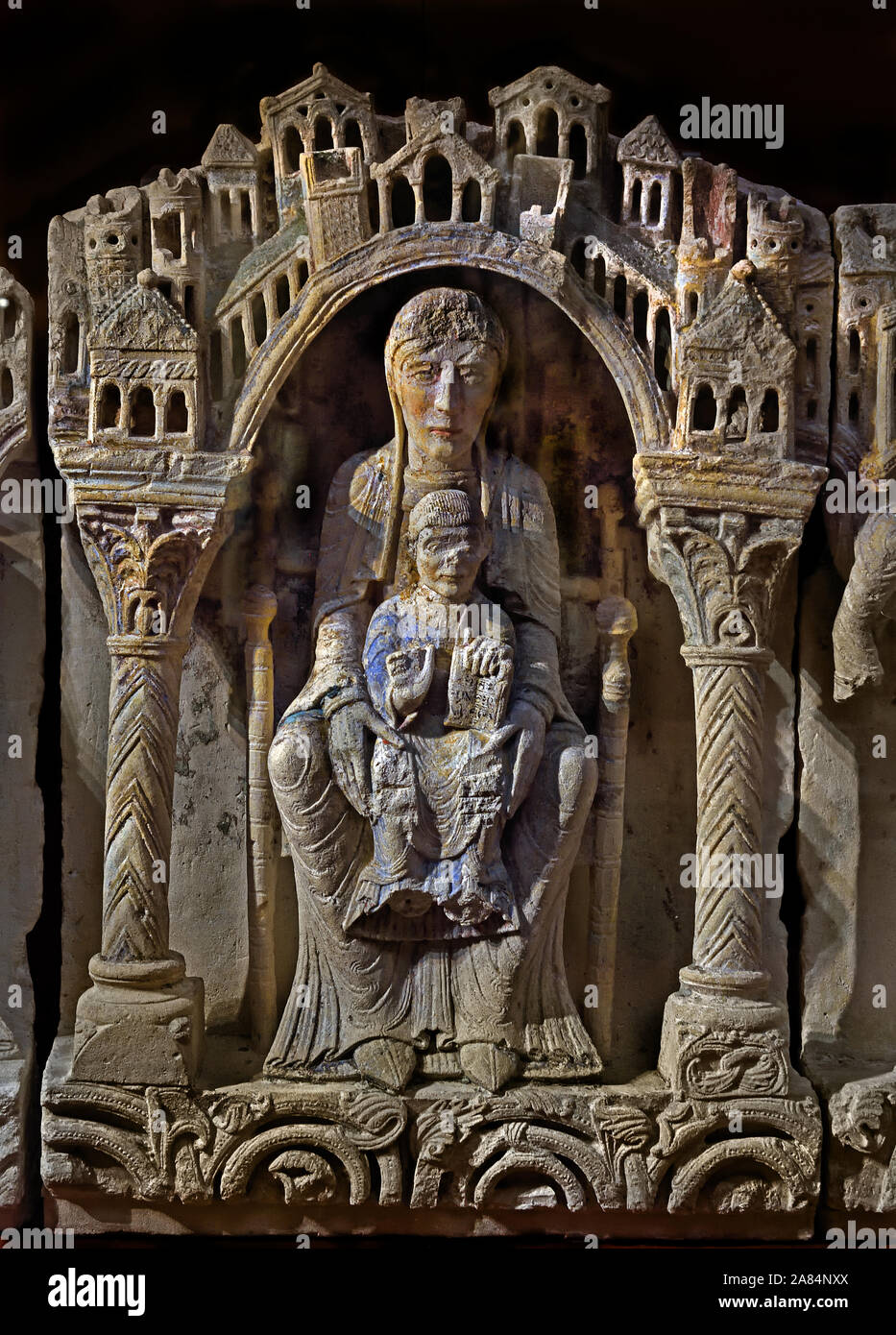 Vierge Marie et l'enfant Saint-Denis 12ème siècle. Musée de Cluny - Musée National du Moyen Âge, Paris, France, en français. Banque D'Images