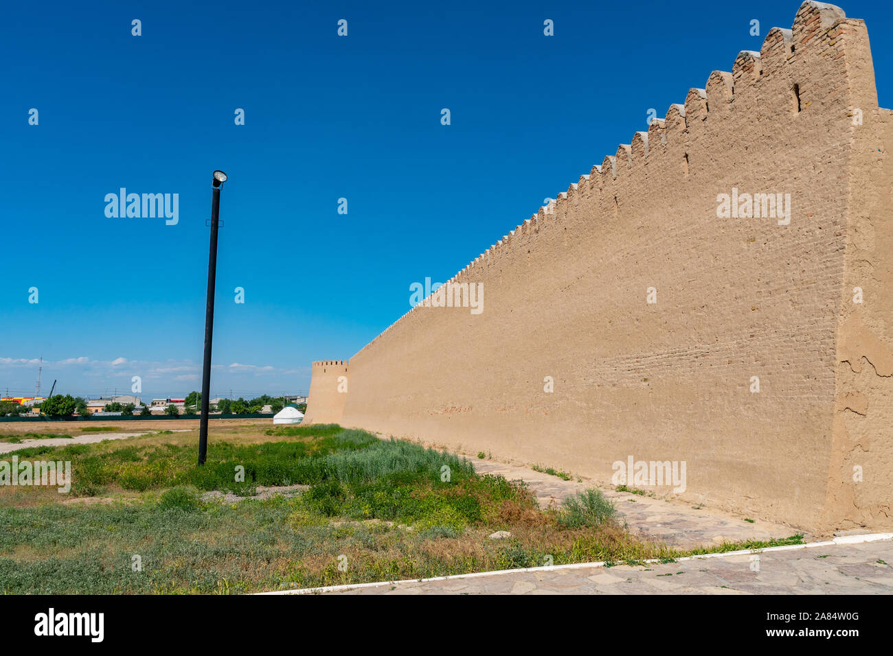 Turkestan mausolée de Khoja Ahmad Yasawi ville pittoresque à couper le souffle sur les murs sur un ciel bleu ensoleillé Jour Banque D'Images