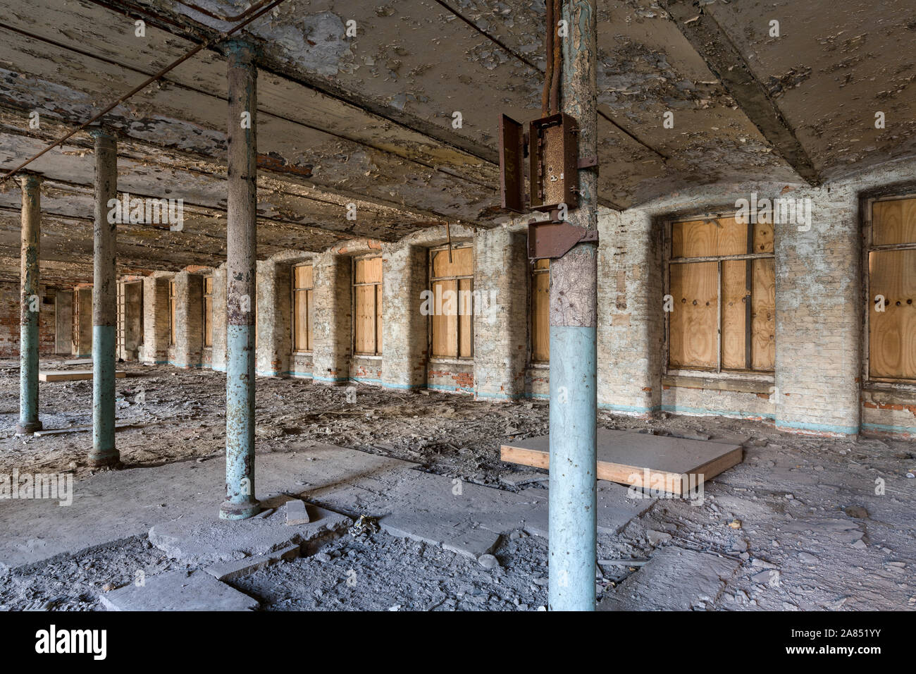 Intérieur du bâtiment de l'usine à l'abandon Banque D'Images