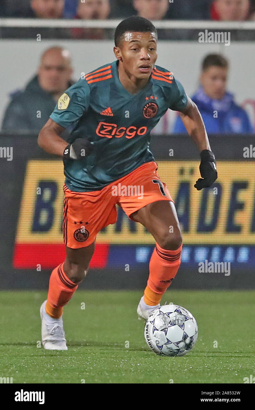 1 novembre 2019 Zwolle, Pays-Bas Eredivisie néerlandaise de football PEC Zwolle v Ajax L-r : David Derempa d'Ajax Banque D'Images