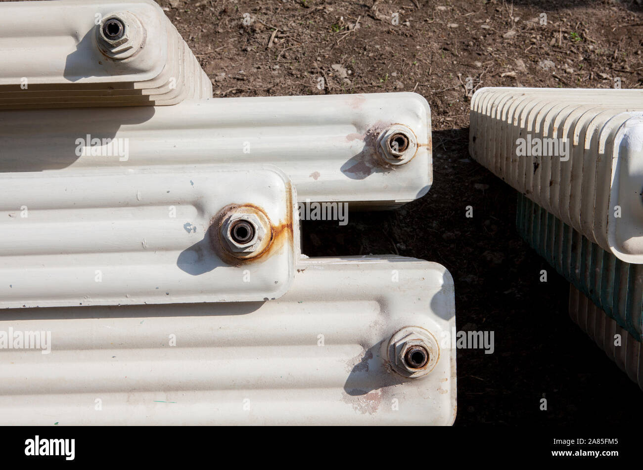 Vieille fonte radiateurs domestiques Banque D'Images