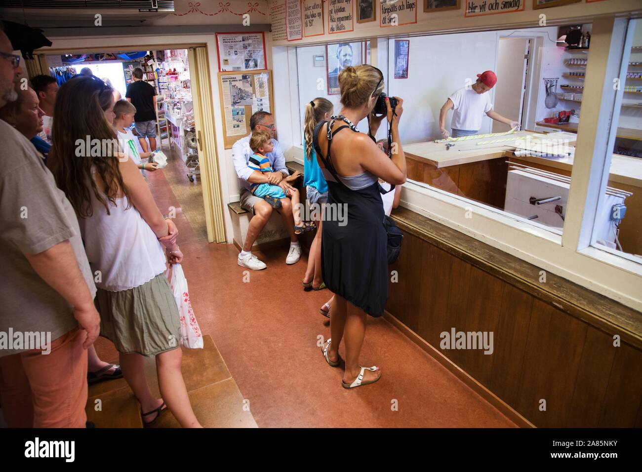 Polkagris polkagris mouillent à production côté cuisine, Gränna.Photo Jeppe Gustafsson Banque D'Images