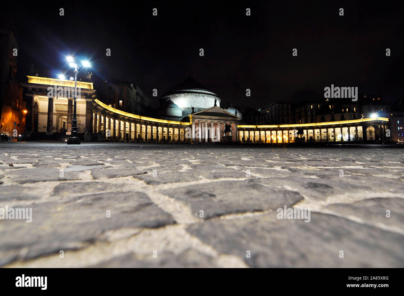 La place principale, la Piazza Plebiscito, à Naples, Italie Banque D'Images