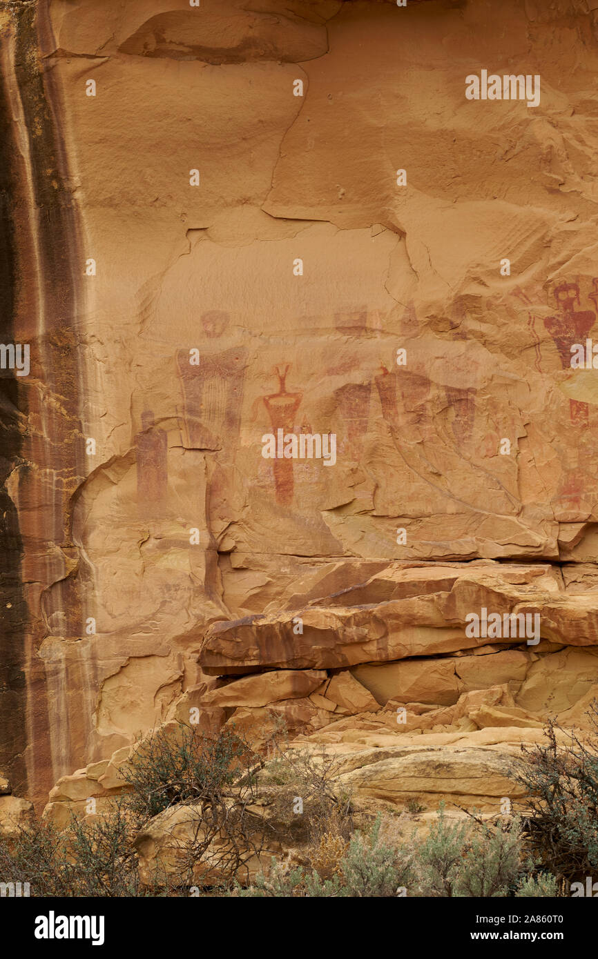 Sego Canyon Rock anthropomorphe art, pictogrammes amérindiens et pétroglyphes, certains plus grands que la taille de la vie, dans l'Utah, aux États-Unis Banque D'Images