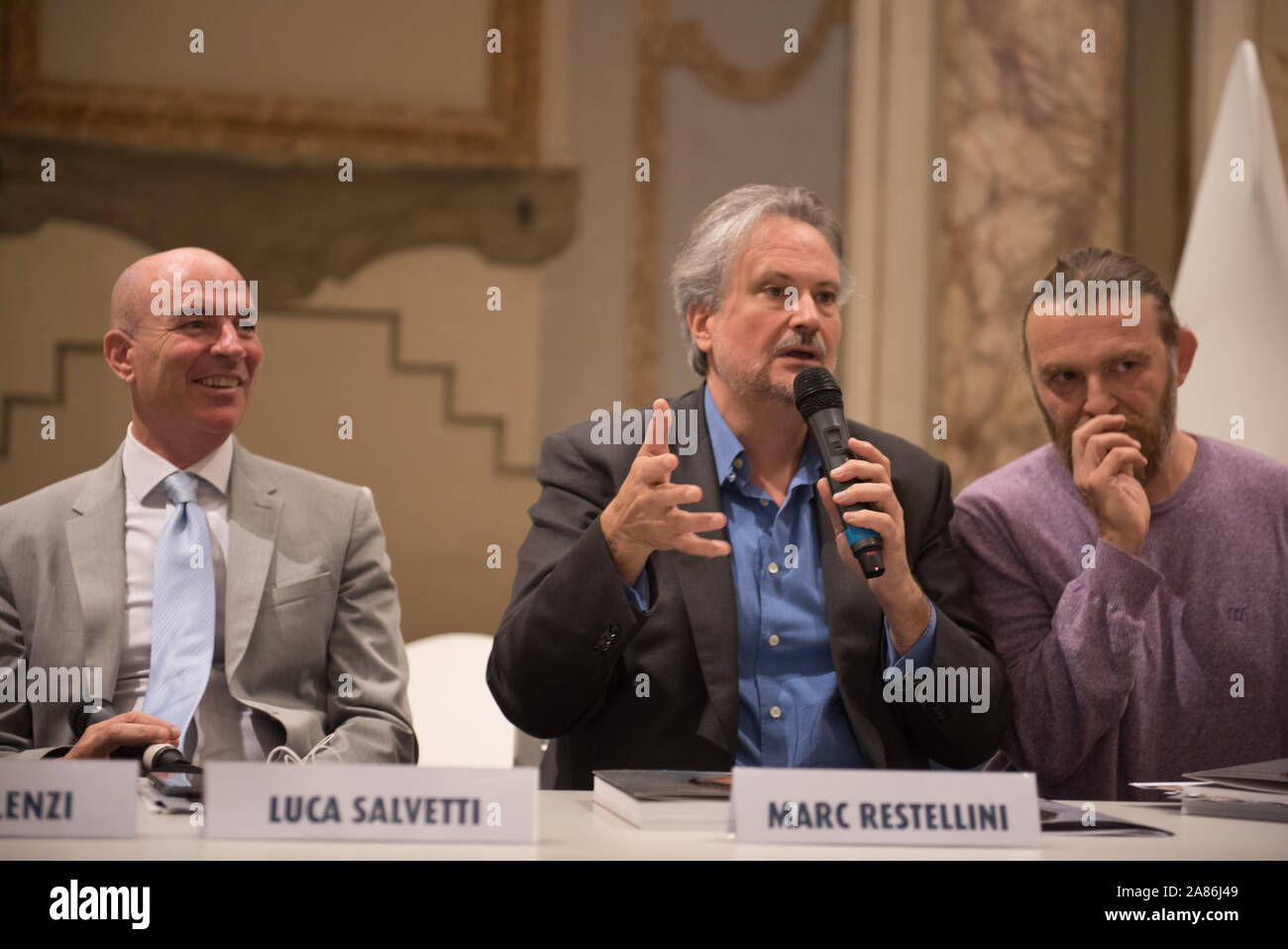 Marc Restellini (il est probablement l'un des plus grands spécialistes internationaux du peintre Amedeo Modigliani. Depuis son site). Au cours de la conférence de presse Banque D'Images