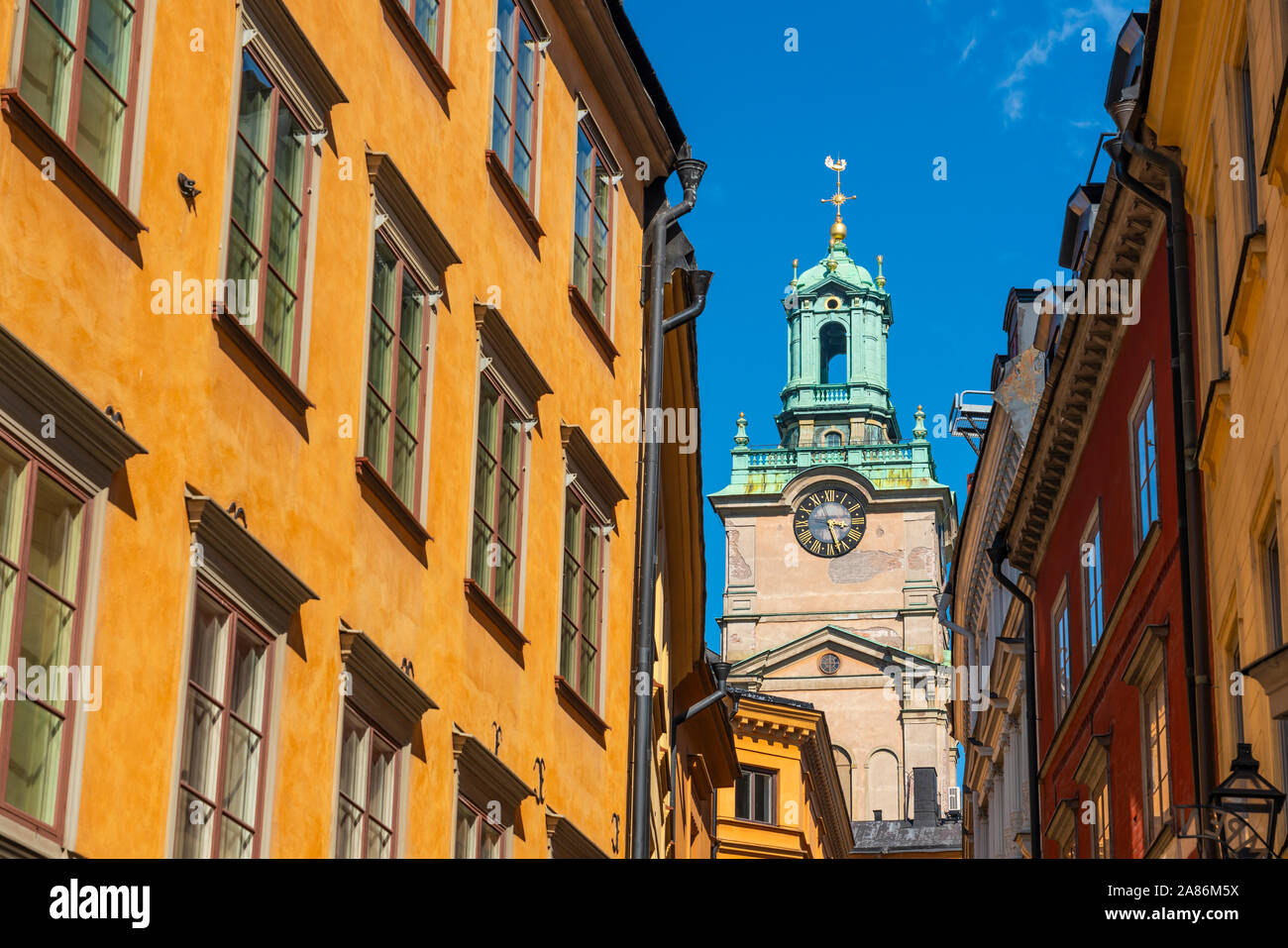 La Grande Église ou l'église de Saint-Nicolas, Storkyrkan Tour de l'horloge à Gamla Stan, Stockholm, Suède. Banque D'Images