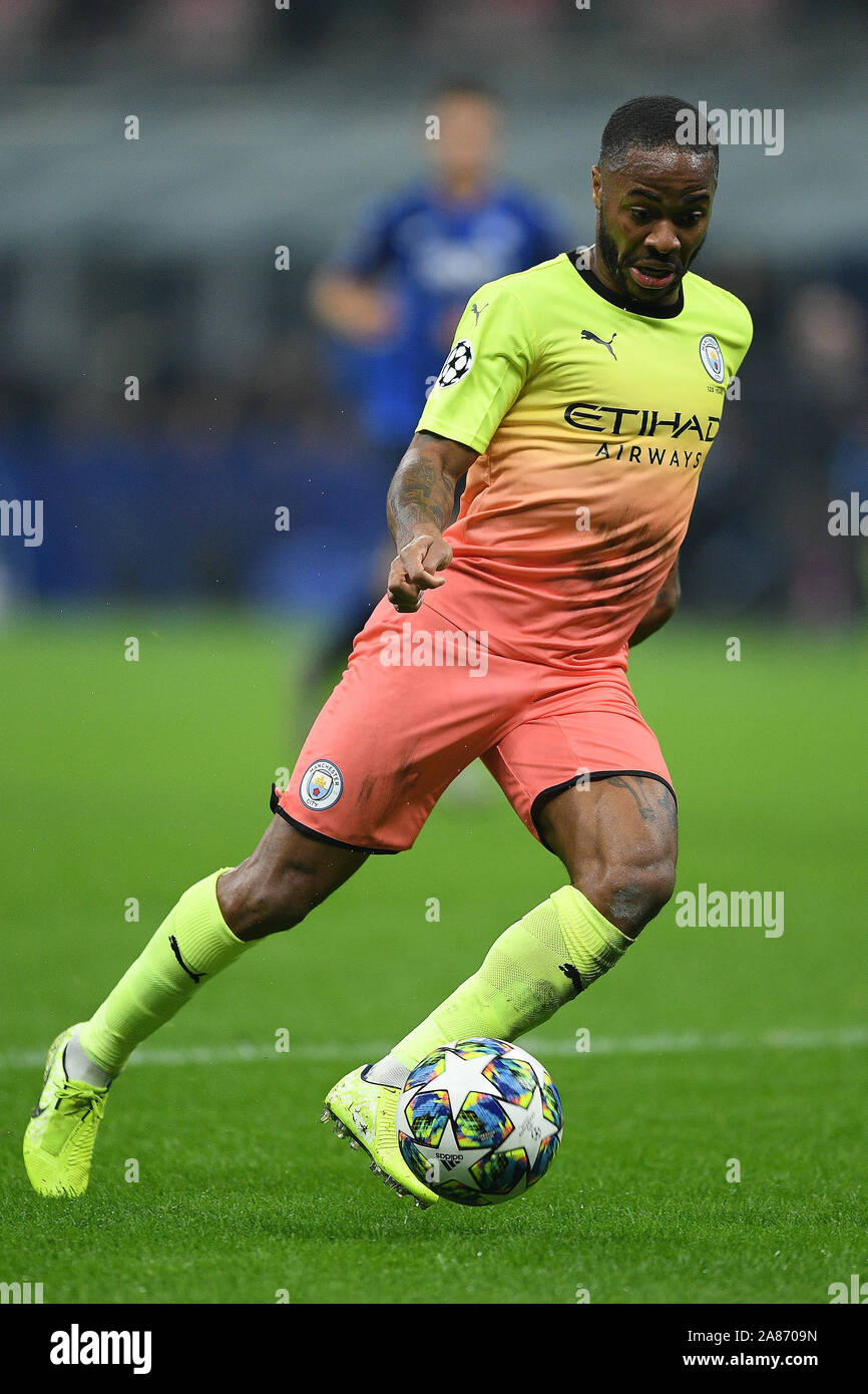 Milan, Italie. 06 Nov, 2019. Raheem Sterling de Manchester City pendant la phase de groupes de la Ligue des Champions match entre Manchester City et l'Atalanta au Stadio San Siro, Milan, Italie. Photo par Giuseppe maffia. Usage éditorial uniquement, licence requise pour un usage commercial. Aucune utilisation de pari, de jeux ou d'un seul club/ligue/dvd publications. Credit : UK Sports Photos Ltd/Alamy Live News Banque D'Images