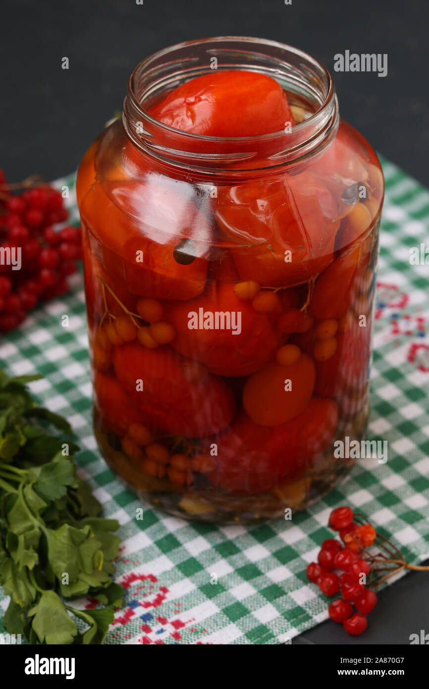 Pot de cornichon ouvert Banque de photographies et d’images à haute