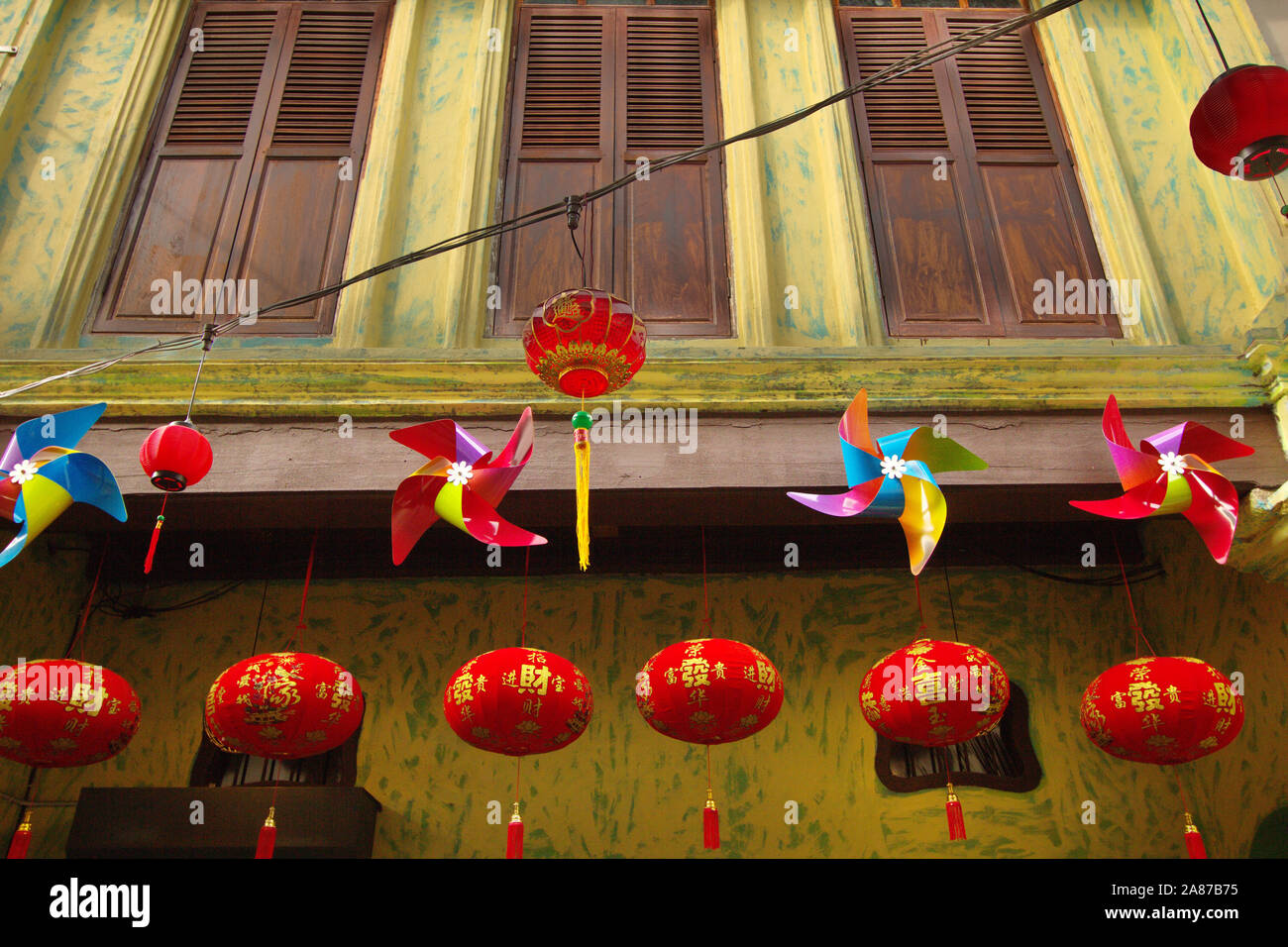 Chinese-Malaysian avant la maison du patrimoine en Concubine Lane, Vieille Ville, Ipoh, Perak, Malaisie Banque D'Images