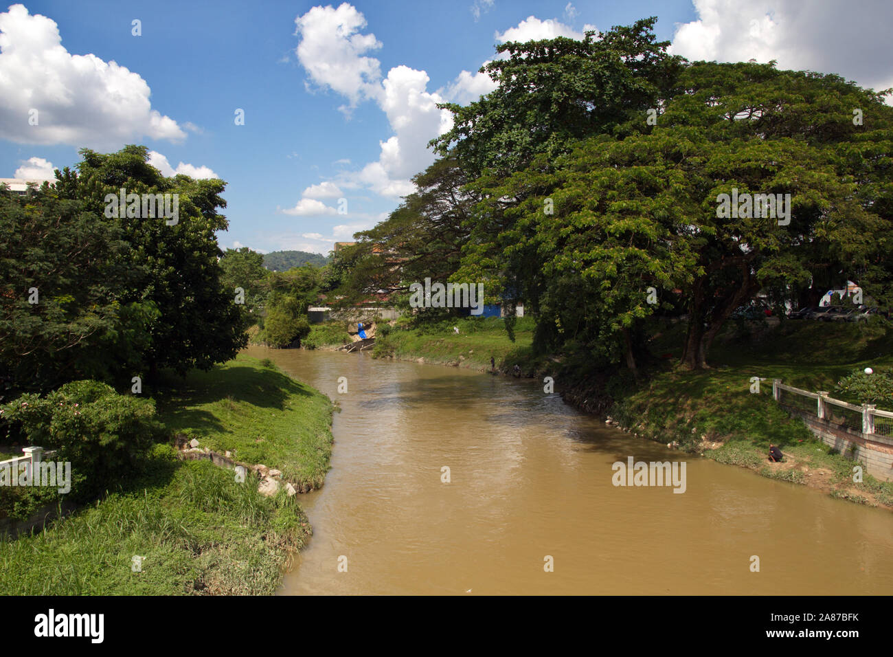 La rivière qui coule à travers Kinta Ipoh, Perak, Malaisie Banque D'Images