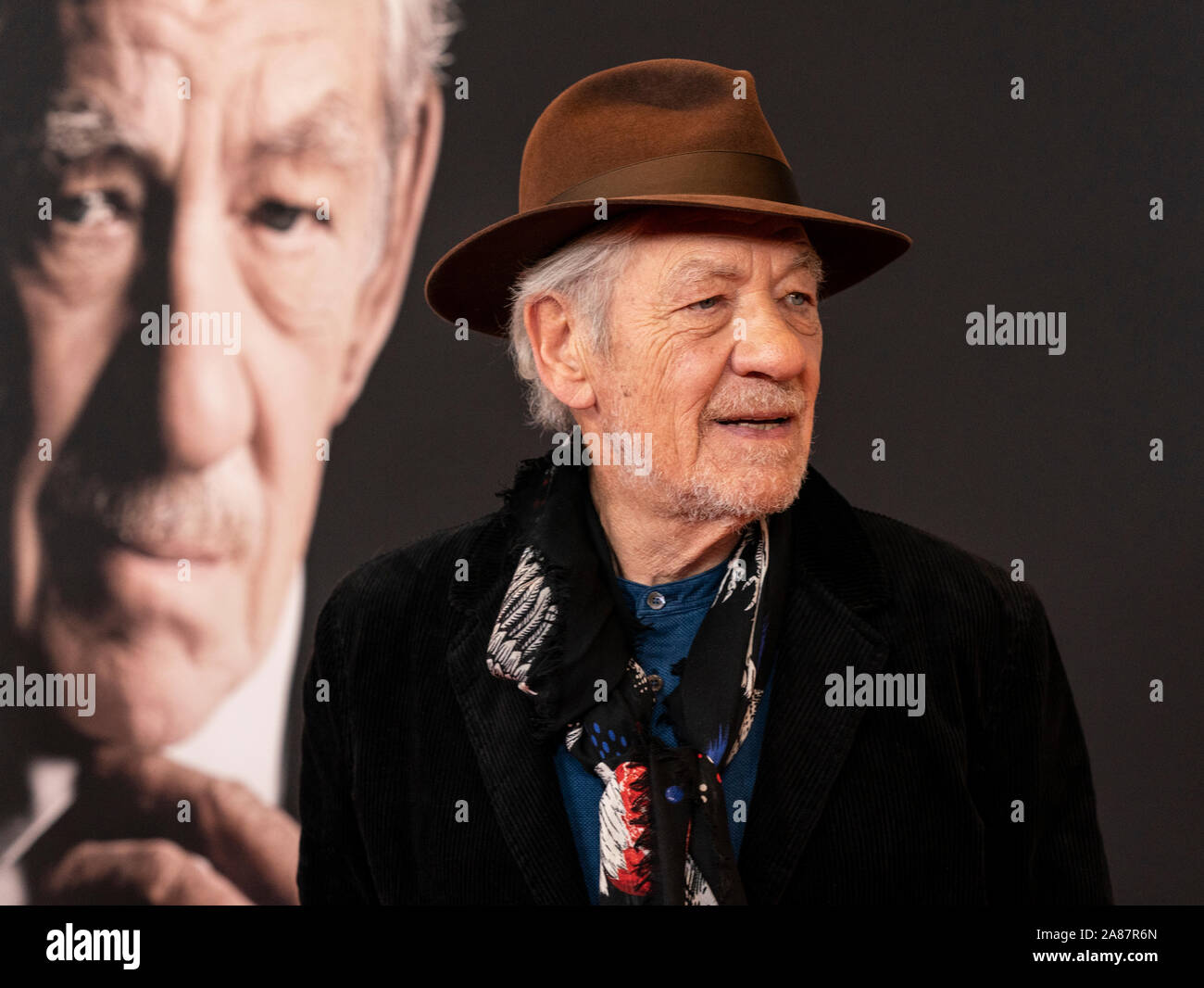 New York, NY - 6 novembre, 2019 : Sir Ian McKellen assiste à la première mondiale à bien mentir 787 7e Avenue à Manhattan Banque D'Images