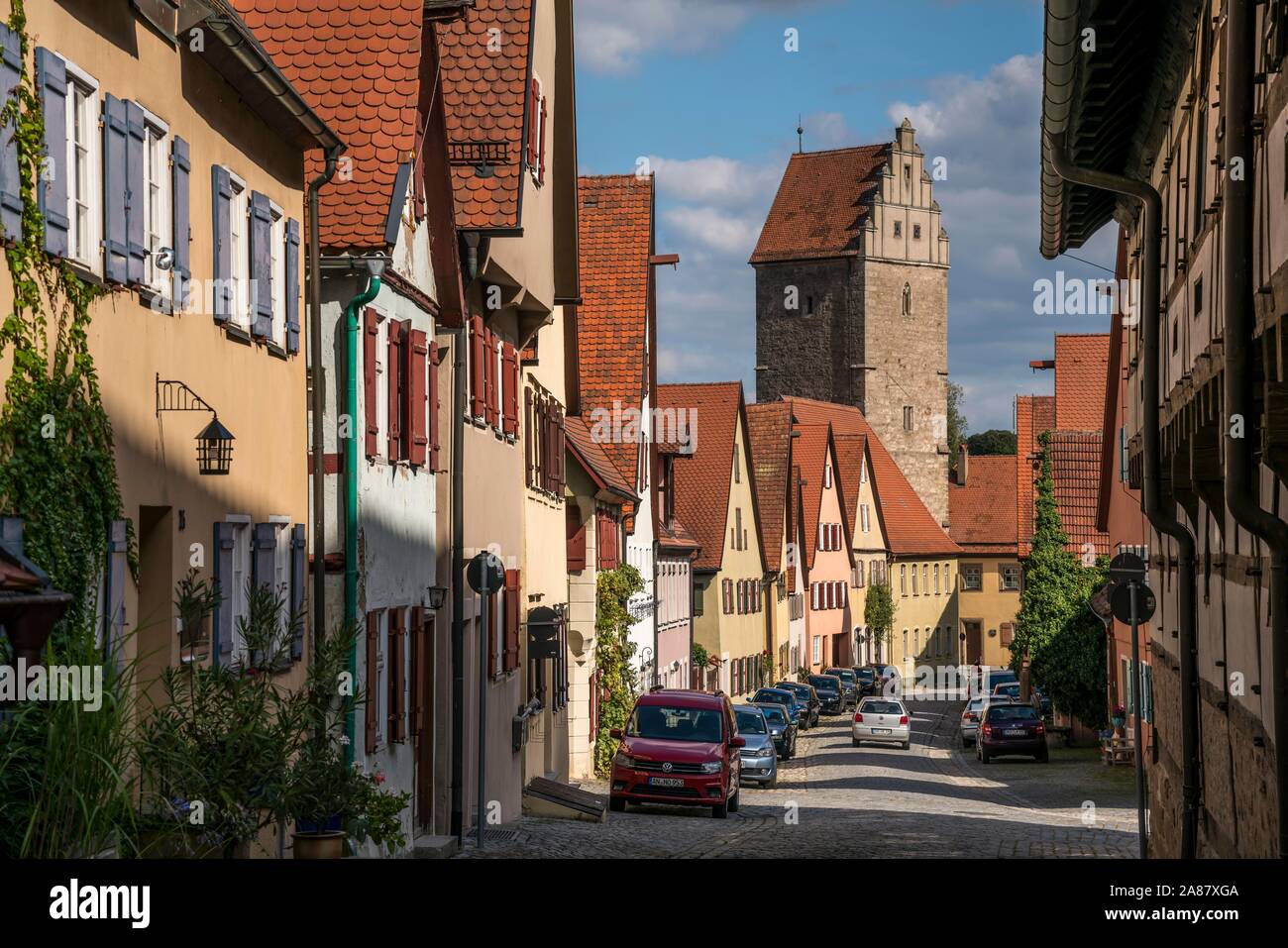 Vieille Ville avec Rothenburger Tor en Dinkelsbuhl, Middle Franconia, Bavaria, Germany Banque D'Images