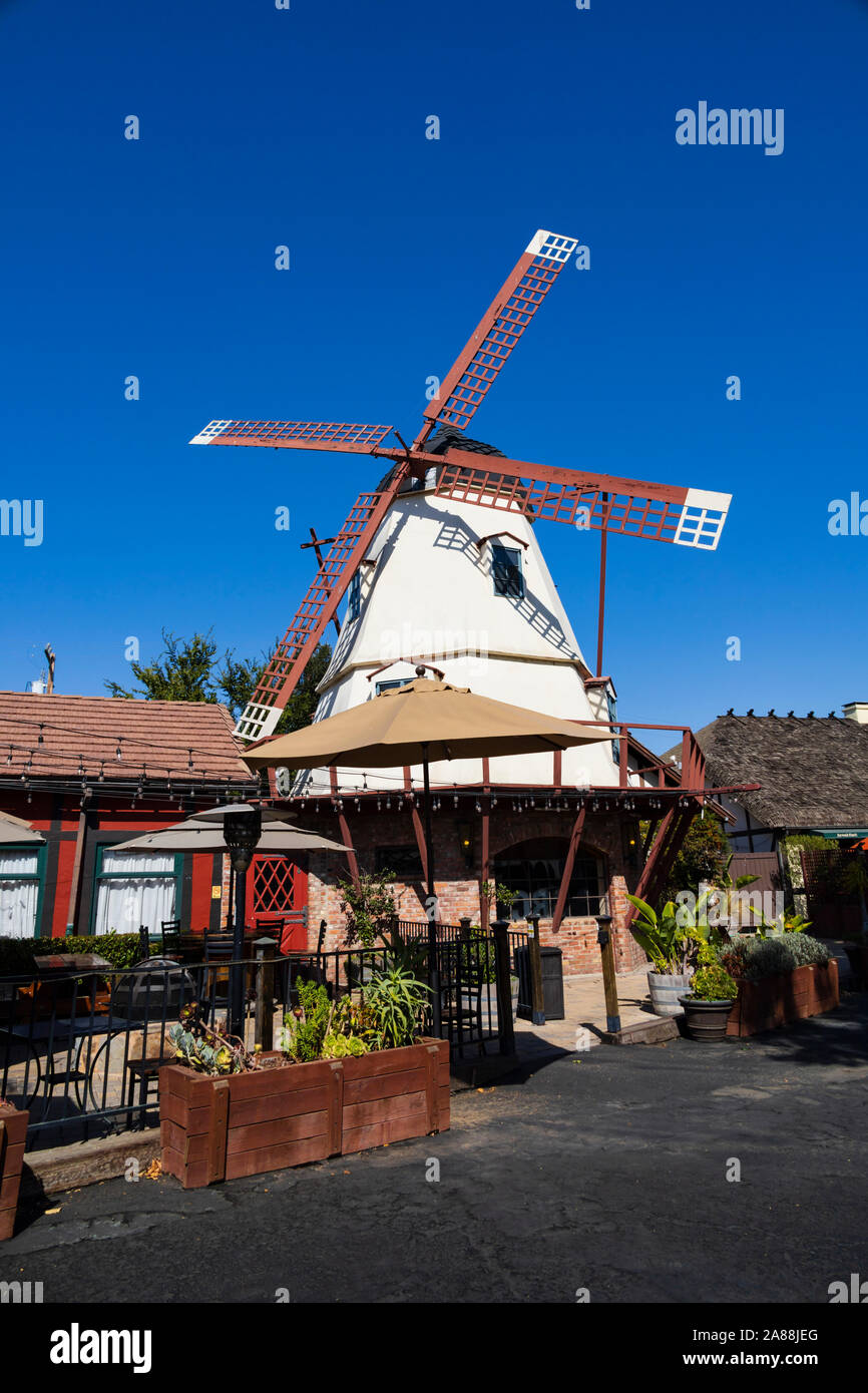 Solvang Brewing company moulin, le règlement danois de Solvang, comté de Santa Barbara, Californie, États-Unis d'Amérique. Banque D'Images