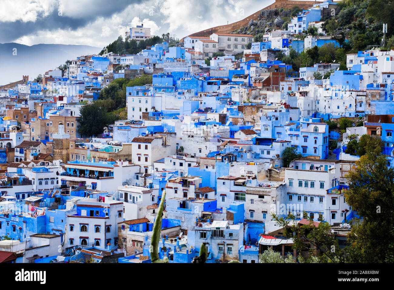 Maroc : Chefchaouen. Aperçu de la ville bleue Banque D'Images