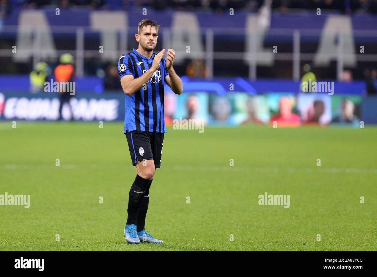 Milano, Italie. Le 06 novembre 2019. Ligue des Champions du groupe C. Atalanta Bergamasque Calcio vs Manchester City FC. Rafael Toloi d'Atalanta Bergamasque Calcio . Banque D'Images