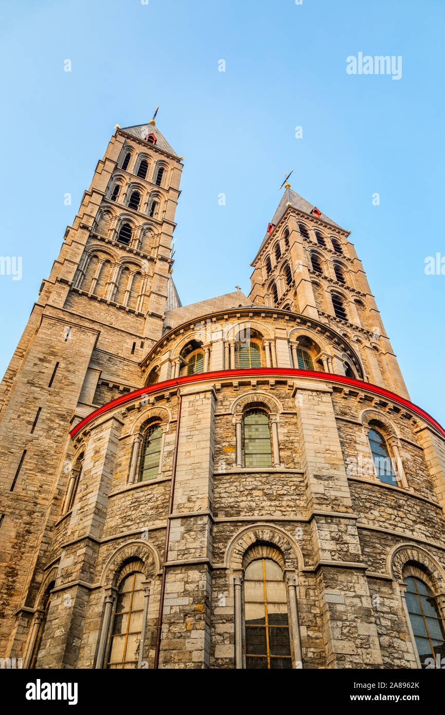 Les tours de Notre-Dame de Tournai, Cathédrale Notre-Dame de Tournai, Belgique wallonne Banque D'Images