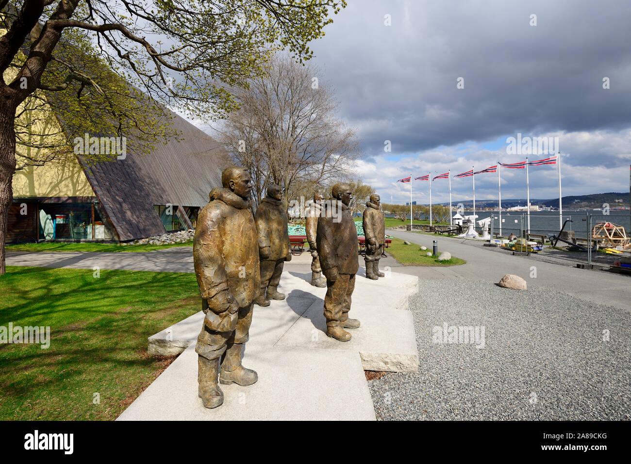 Roald Amundsen (centre), Helmer Hanssen, Oscar Wisting, Olav Bjaaland et Sverre Hassel ont été les cinq premières personnes à atteindre le pôle Sud. Oslo Banque D'Images