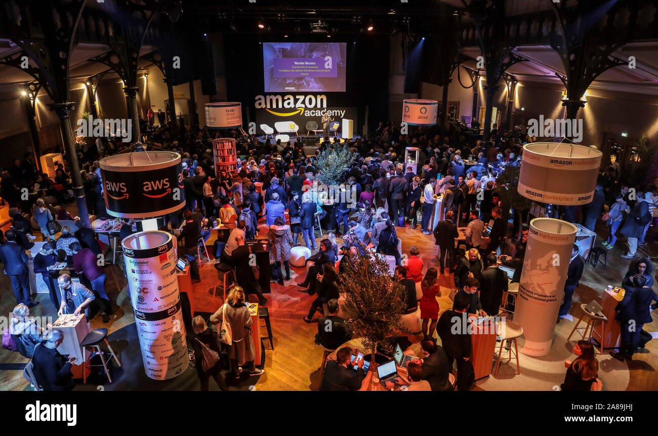 AMAZON ACADEMY PARIS Banque D'Images