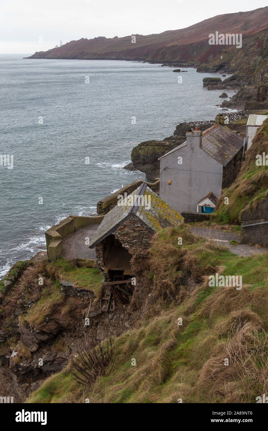 D'autres dégâts causés par les tempêtes et l'érosion de la falaise, vieux village de pêcheurs abandonnés Hallsands Banque D'Images