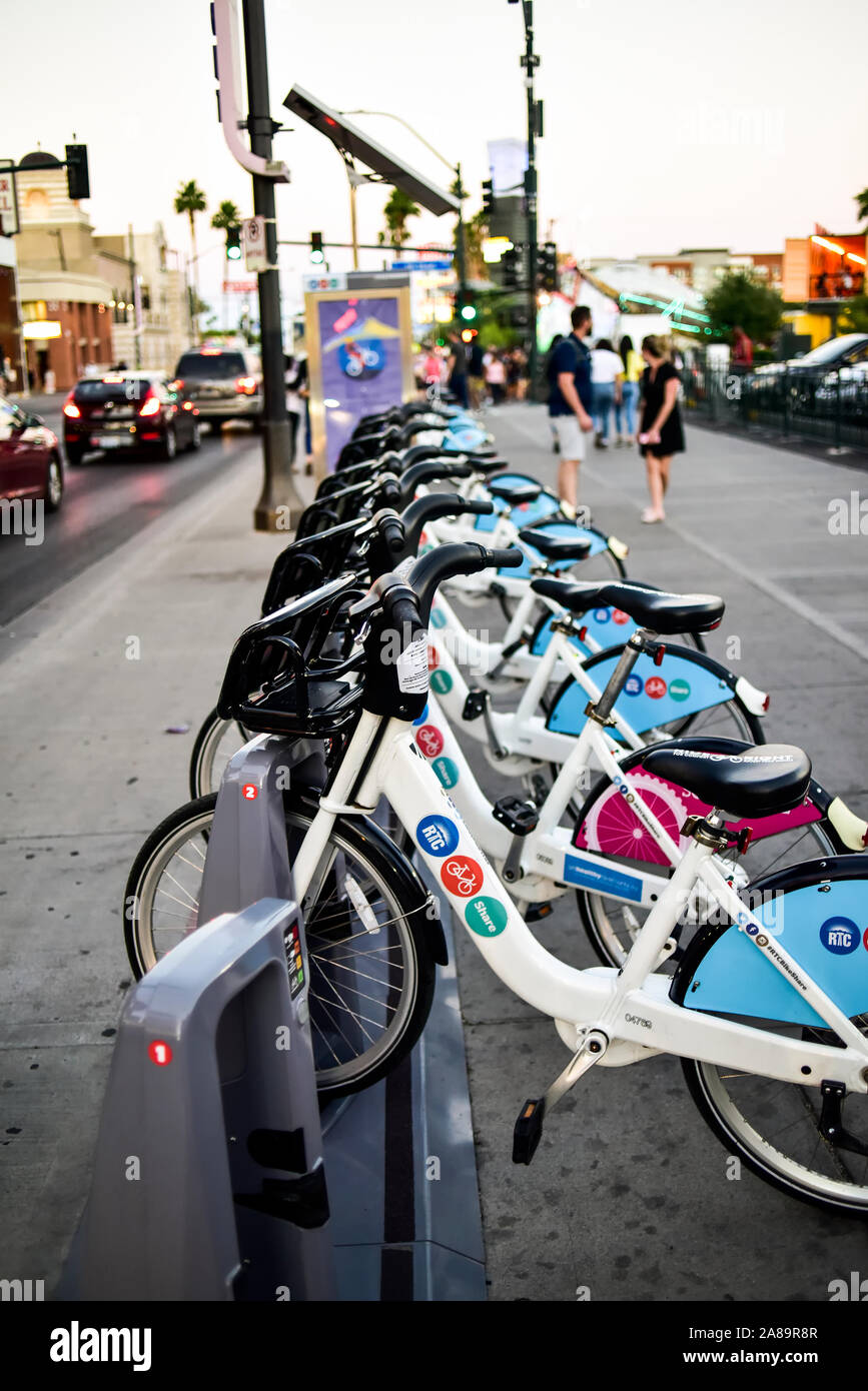 Ccf Bike Stand Partager sur Fremont Street, Las Vegas Banque D'Images