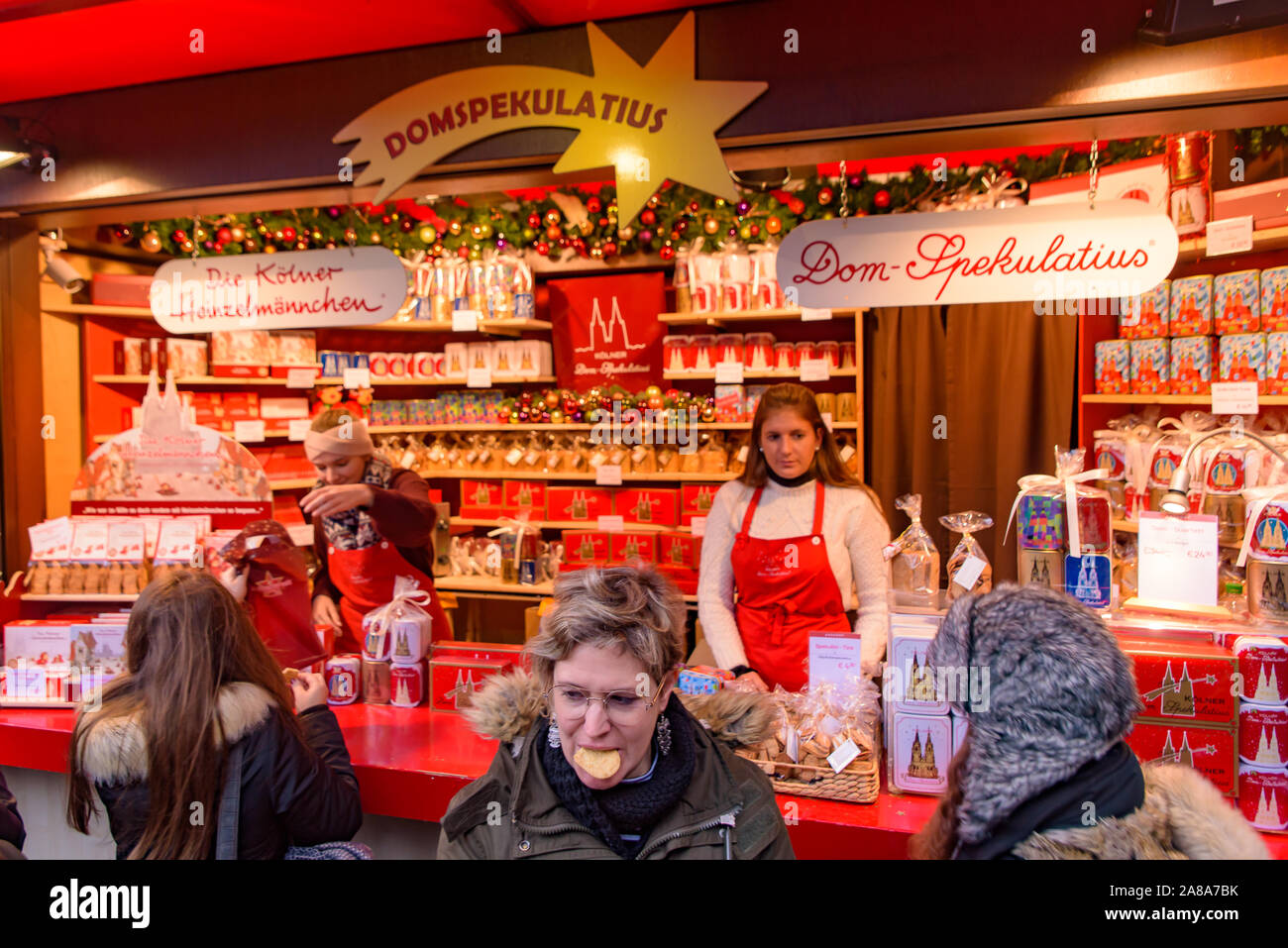 Les stands de nourriture en 2018, Marché de Noël de Cologne en Allemagne Banque D'Images