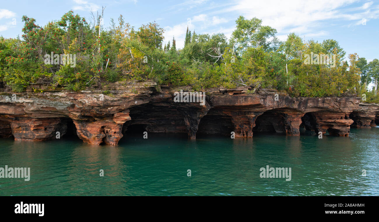 Les grottes de la mer à l'Île du Diable, Îles Apostle, près de Bayfield, WI, USA, automne, par Dominique Braud/Dembinsky Assoc Photo Banque D'Images