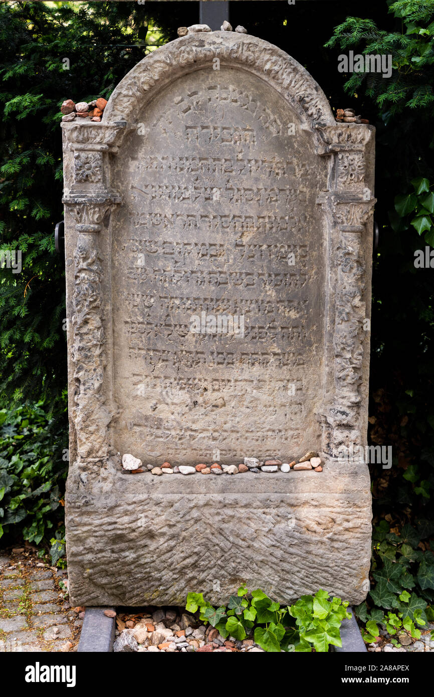 Cimetière de la Grosse Hamburger Strasse, Moïse Mendelssohn (1729-1786) Pierre tombale, le plus ancien cimetière juif, Berlin, Allemagne. Banque D'Images