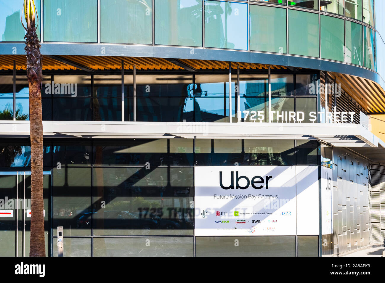 Nov 2, 2019 San Francisco / CA / USA - l'avenir Uber siège dans un nouveau bâtiment dans le quartier de Mission Bay ; Uber Technologies, Inc. est un Ameri Banque D'Images