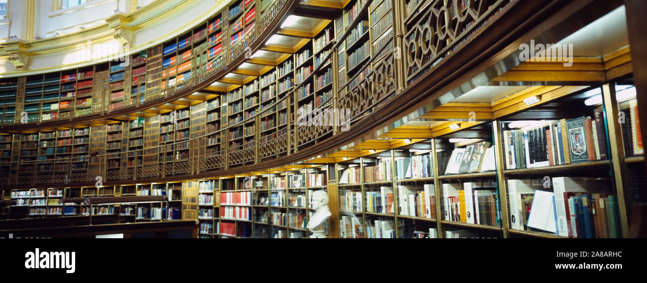 Bibliothèque dans une bibliothèque, British Museum, Londres, Angleterre Banque D'Images