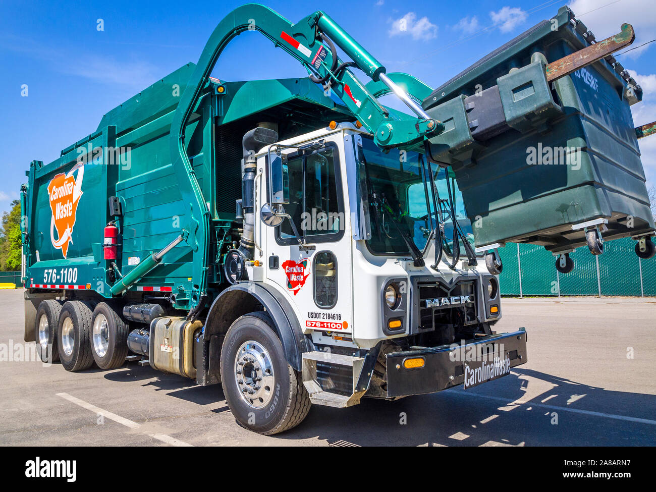 Garbage truck united states Banque de photographies et d'images à haute  résolution - Alamy