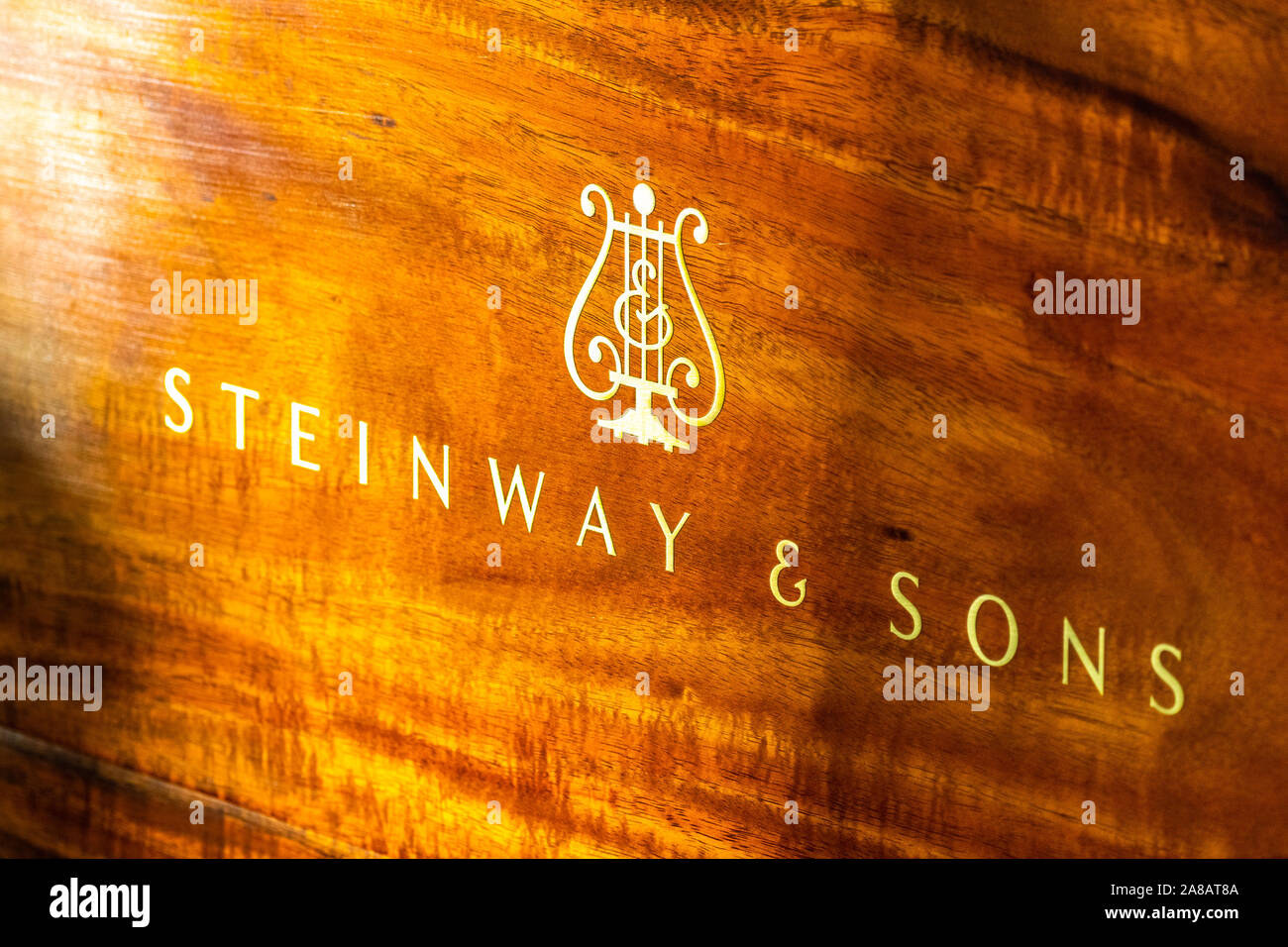 Oct 26, 2019 San Francisco / CA / USA - Steinway & Sons et symbole du logo sur displated ; d'un piano de concert Steinway & Sons est un piano company fou Banque D'Images