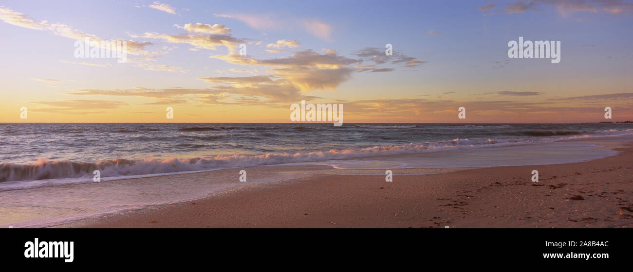 Les vagues sur la plage, Golfe du Mexique, Nokomis, Florida, USA Banque D'Images