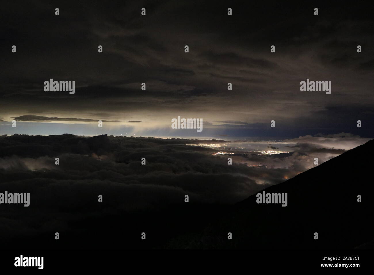 Mt. Vue sur le ciel Fuji Banque D'Images
