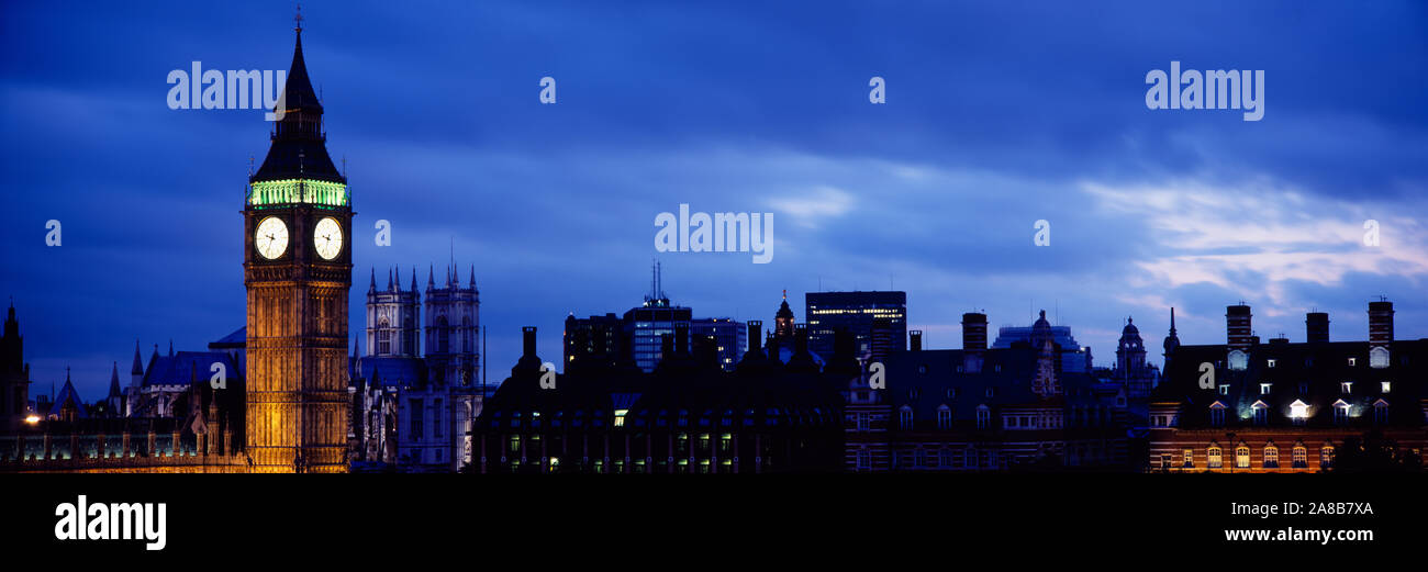 Bâtiments dans une ville, Big Ben, Houses of Parliament, Westminster, Londres, Angleterre Banque D'Images