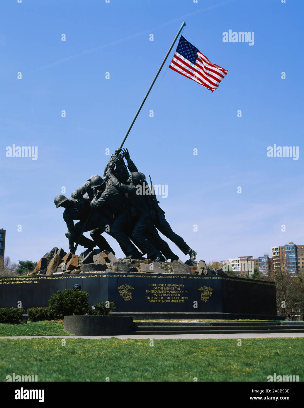 Statues dans un mémorial de guerre, le Mémorial Iwo Jima, le Cimetière National d'Arlington, Virginie, États-Unis Banque D'Images