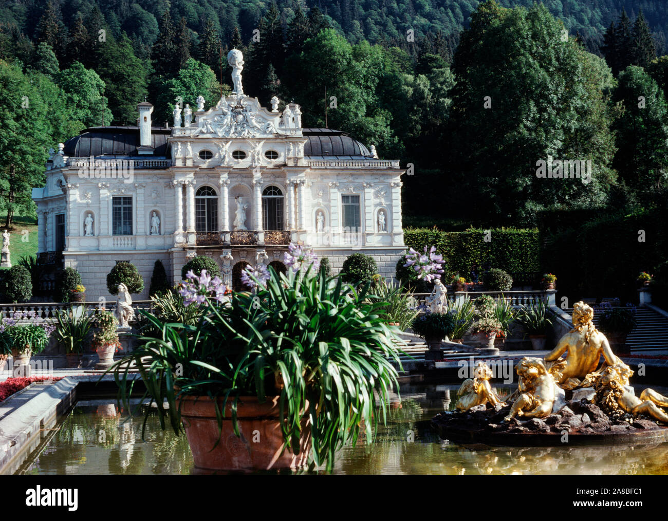 Château de Linderhof est Schloss, le château, au sud-ouest près de la Bavière, Allemagne Abbaye Ettal Banque D'Images