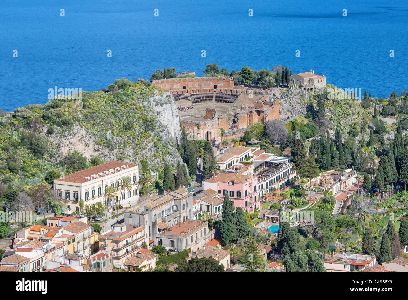 Taormina - Les ruines du théâtre grec. Banque D'Images