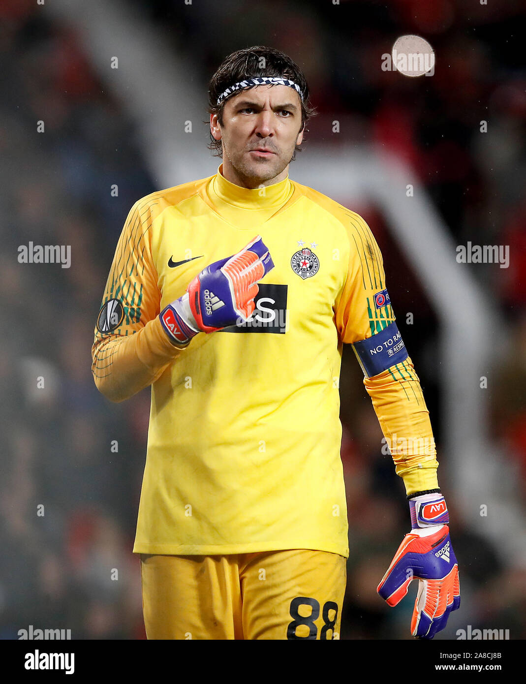 Partizan Belgrade gardien Vladimir Stojkovic, au cours de l'UEFA Europa League Group L match à Old Trafford, Manchester. Banque D'Images