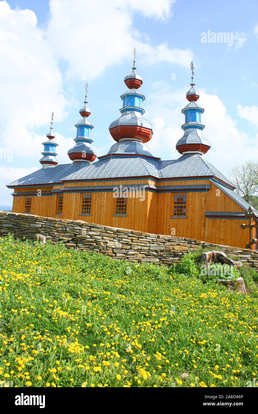 L'Église Orthodoxe en bois à Komancza, au sud-est de la Pologne Banque D'Images