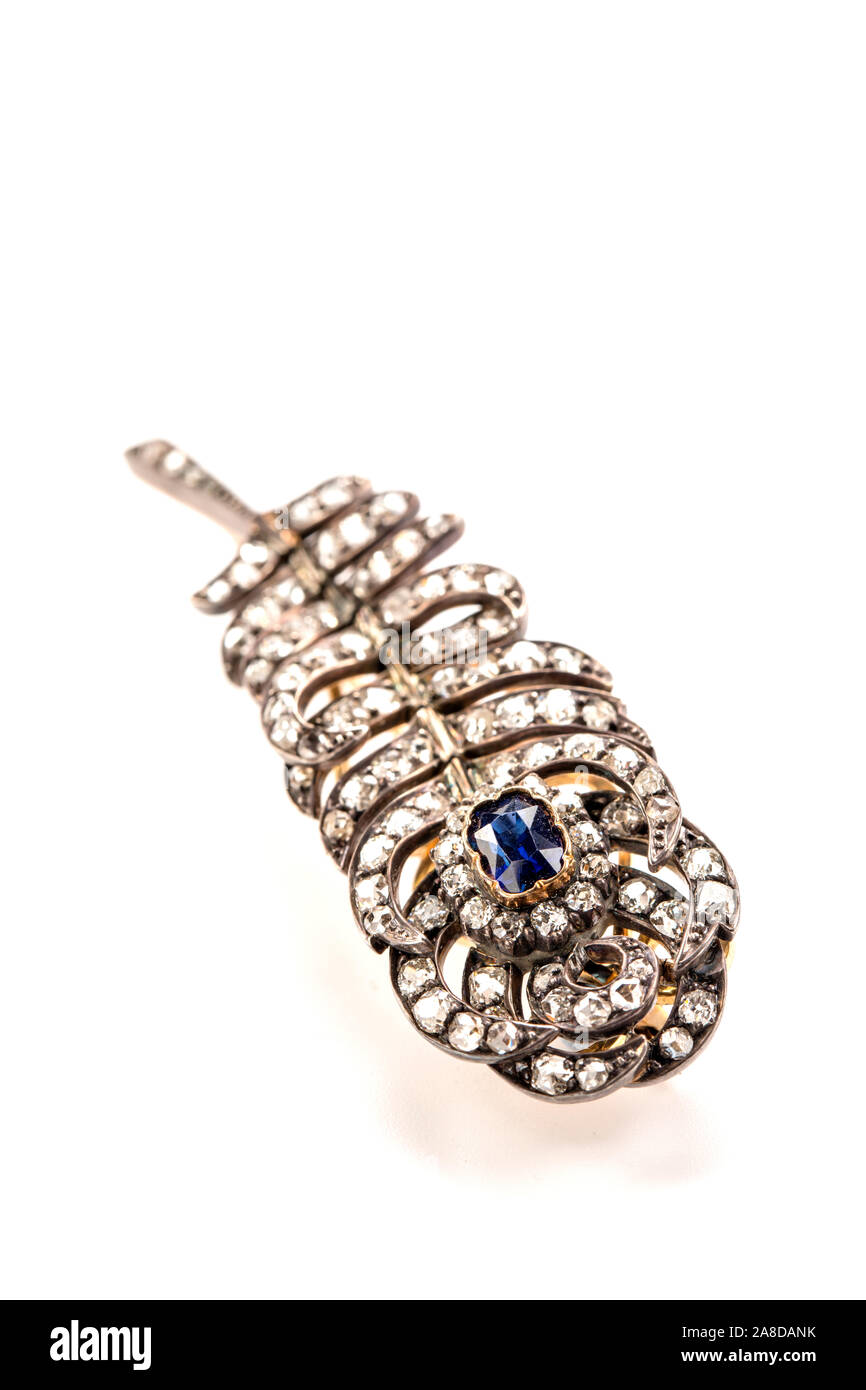 Diamant et saphir 19e siècle en tremblent, flexible, broche plume de paon. Banque D'Images