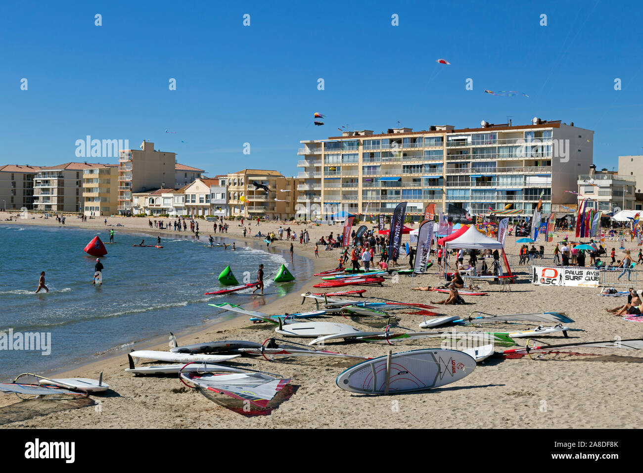 Phare de la Méditerranée between two hotels in Palavas les Flots, near  Carnon Plage, Montpellier, Occitanie, South of France Stock Photo - Alamy