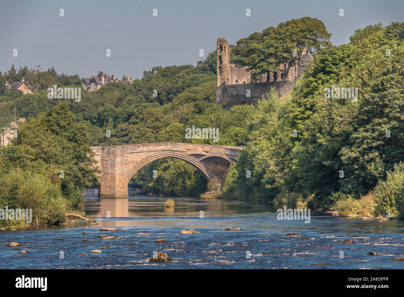 Fleuve Tees, County Bridge et les vestiges du château, Barnard Castle, Teesdale Banque D'Images