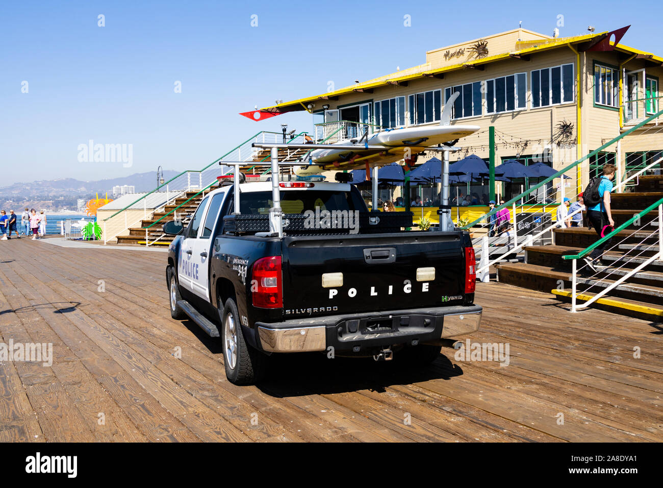 Santa Monica police Dept Chevrolet Silverado patrouille au bout de la jetée, Los Angeles County, Californie, États-Unis d'Amérique Banque D'Images