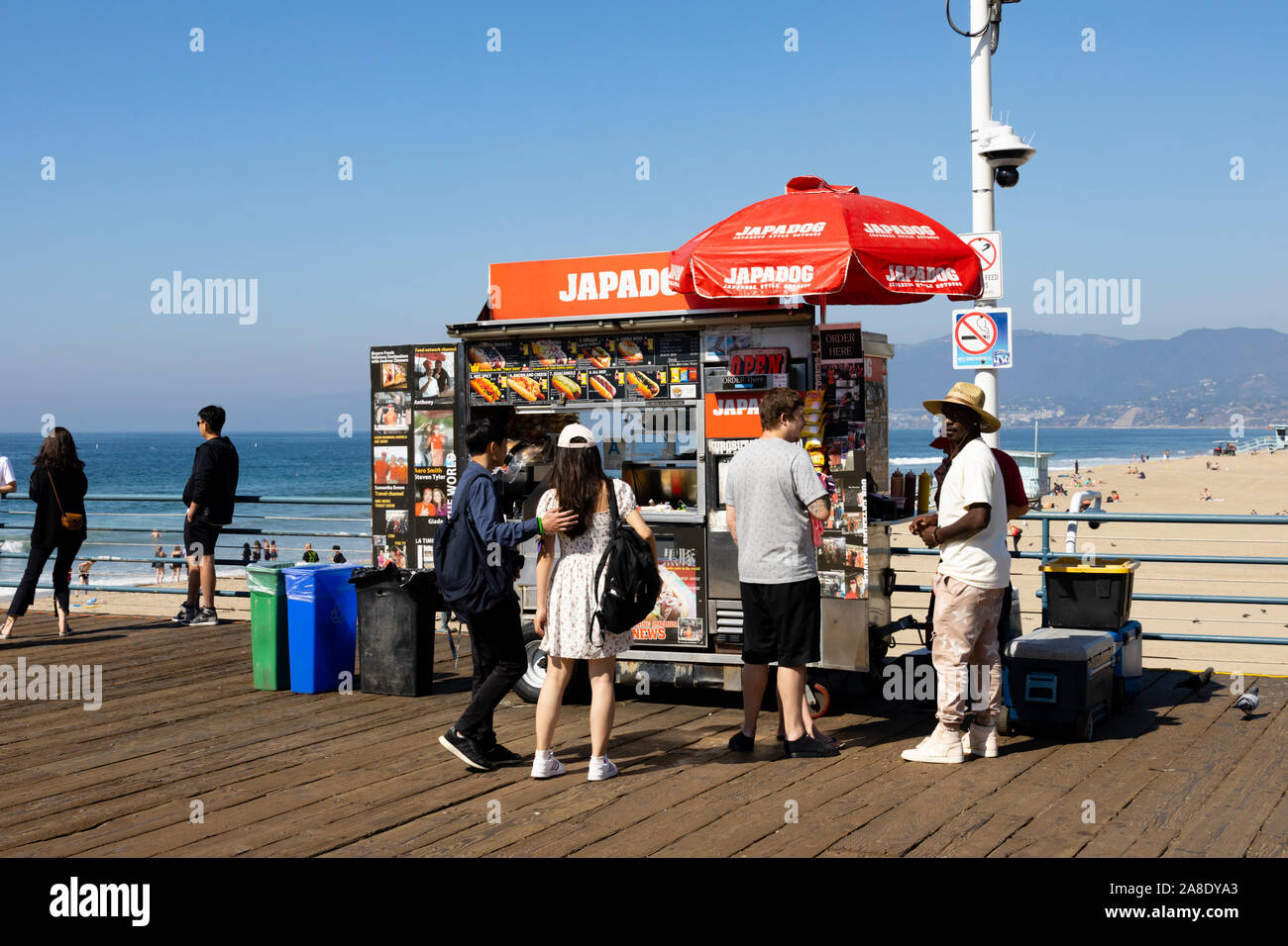 "Japadog' blocage du vendeur sur la jetée, Santa Monica, Los Angeles County, Californie, États-Unis d'Amérique Banque D'Images