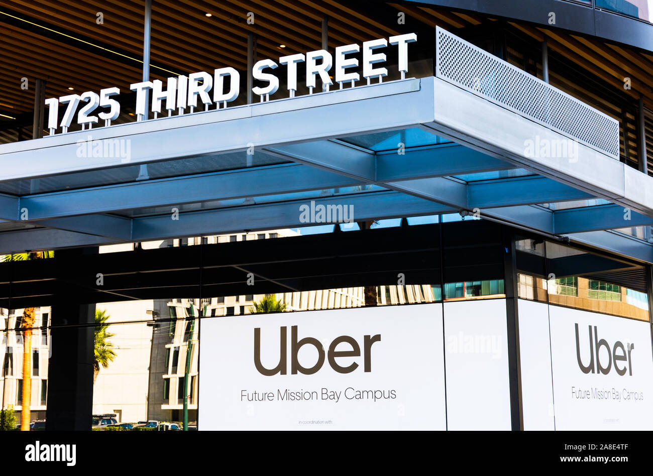 Panneau à l'uber nouvelle et moderne du siège de l'entreprise réseau de transport Technologies Uber à Mission Bay Banque D'Images