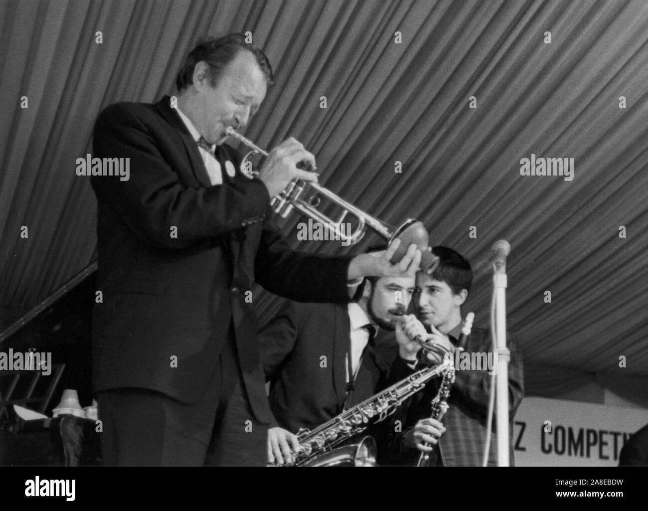 Humphrey Lyttleton, "Tous" Sax Band, Jazz Festival de Richmond, Londres, 1963. Banque D'Images