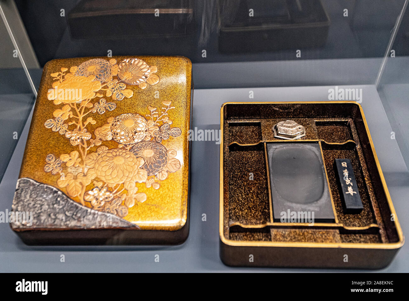 Italie Piémont Turin Mao ( Museo d'arte Orientale ) Musée d'art oriental - Exibhition 'femme guerrière du Rising Sun' - Suzuri Bako - Inkstone - cas - Japon Meiji ( 1868 - 1912 ), 1860 - 1880 Banque D'Images