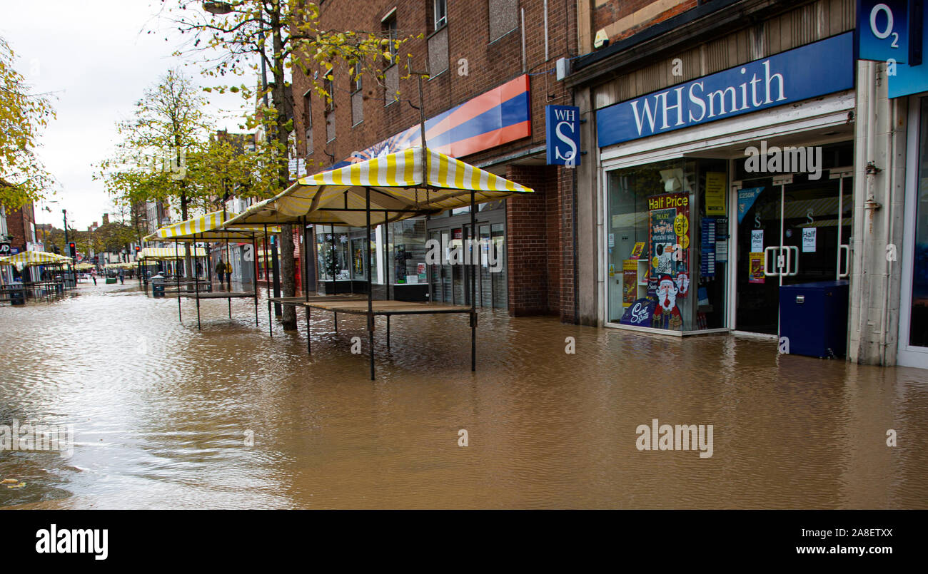 Worksop, Royaume-Uni. 8 novembre, 2019. Météo France : Inondations à Worksop Crédit : Alison Gordon/Alamy Live News Banque D'Images